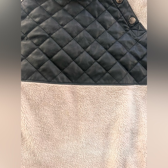 Abercrombie and Fitch asymmetrical snap up fleece small - Picture 6 of 14